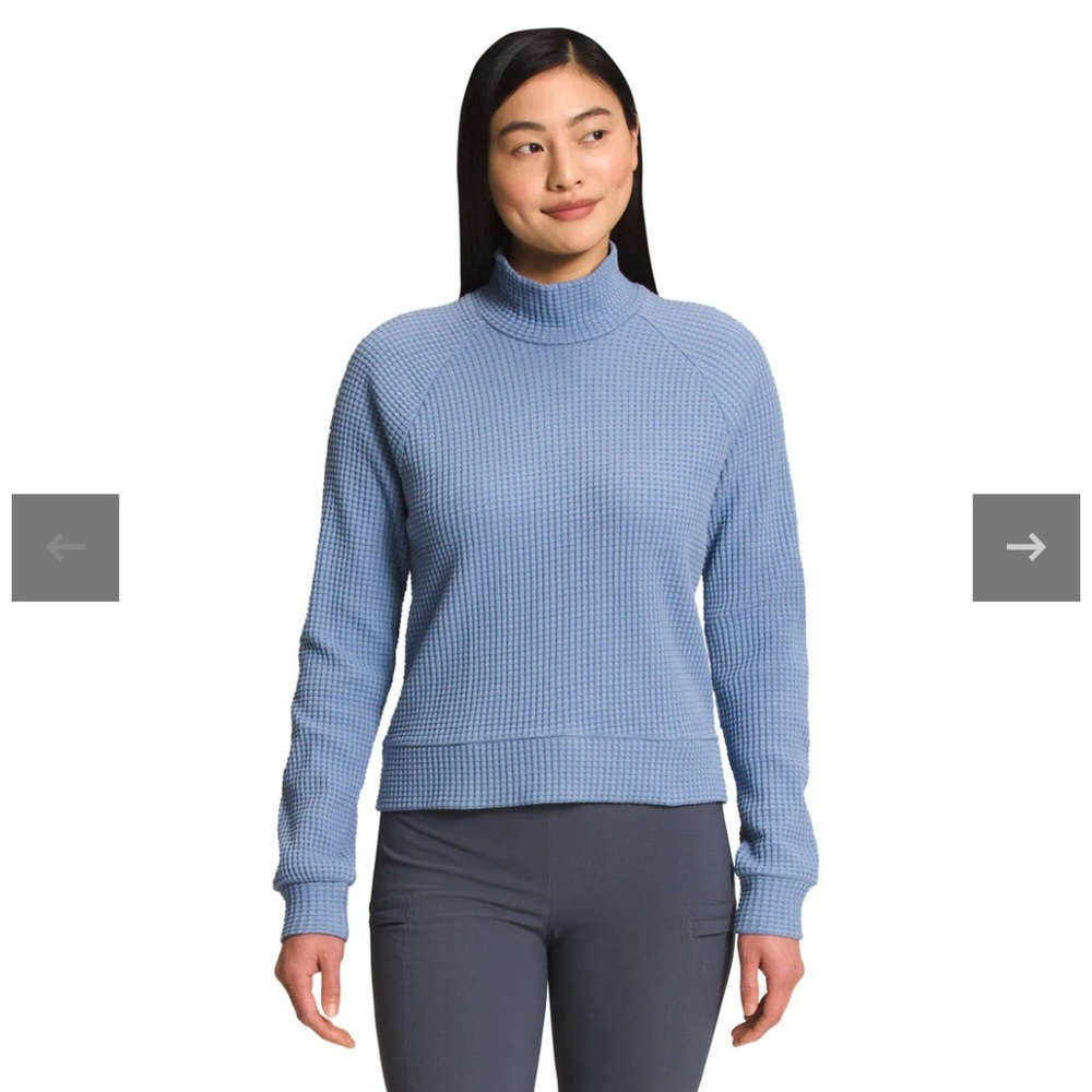 The North Face Women's Blue Sweater Size M